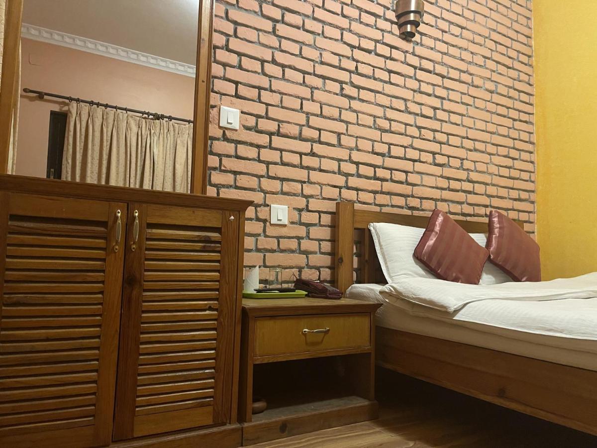 Hotel Valley View Inn Нагаркот Экстерьер фото